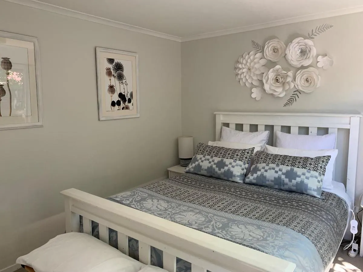 Twin Oaks Quiet Cottage Paraparaumu 0*,  New Zealand