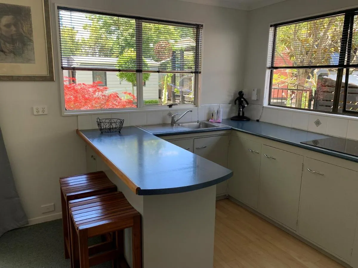 Twin Oaks Quiet Cottage Paraparaumu 0*,  New Zealand